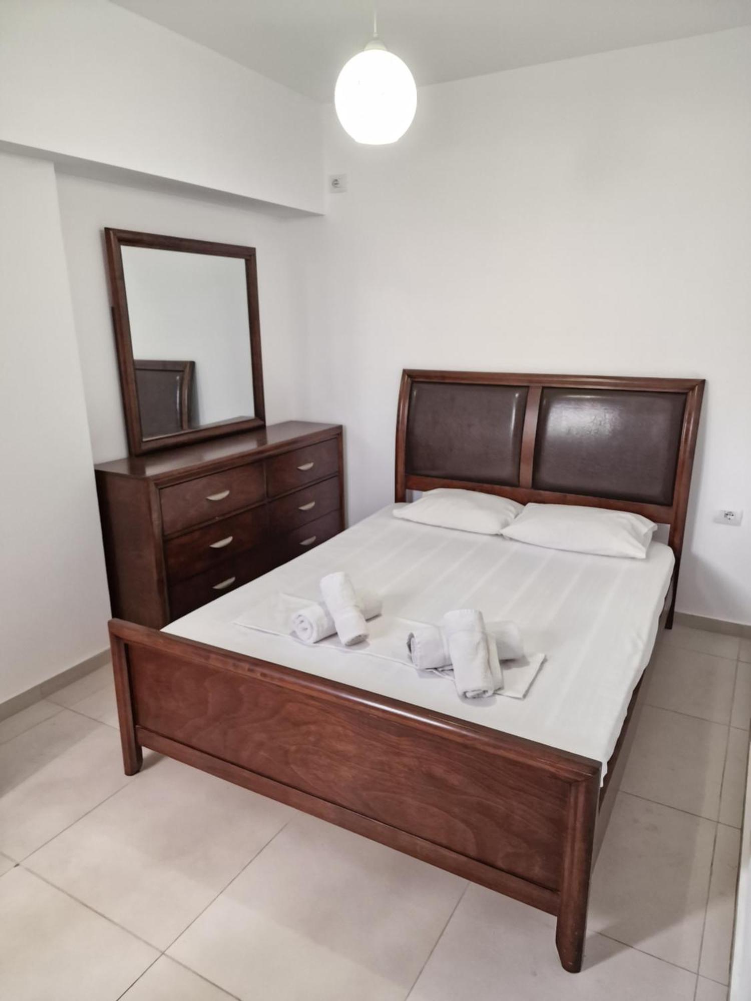 Beachfront Apartment Саранде Екстериор снимка