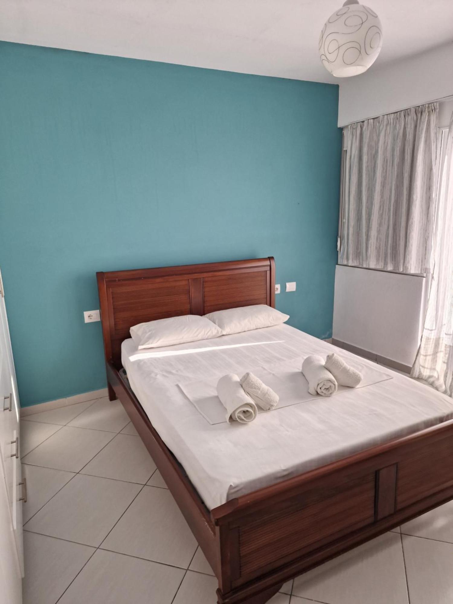 Beachfront Apartment Саранде Екстериор снимка