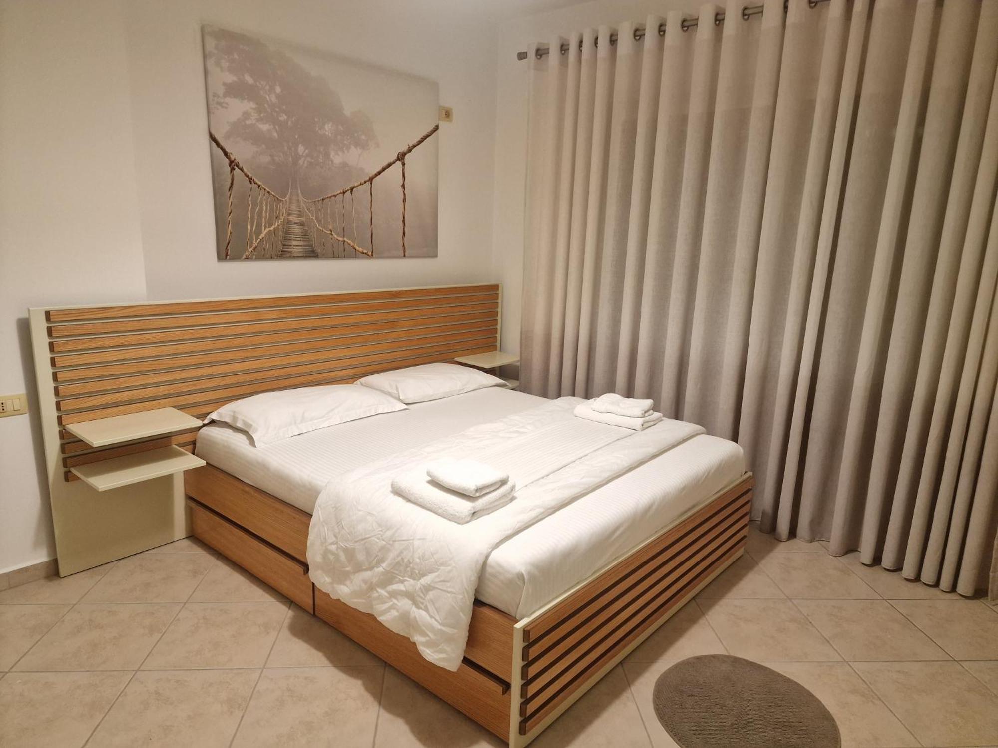 Beachfront Apartment Саранде Екстериор снимка